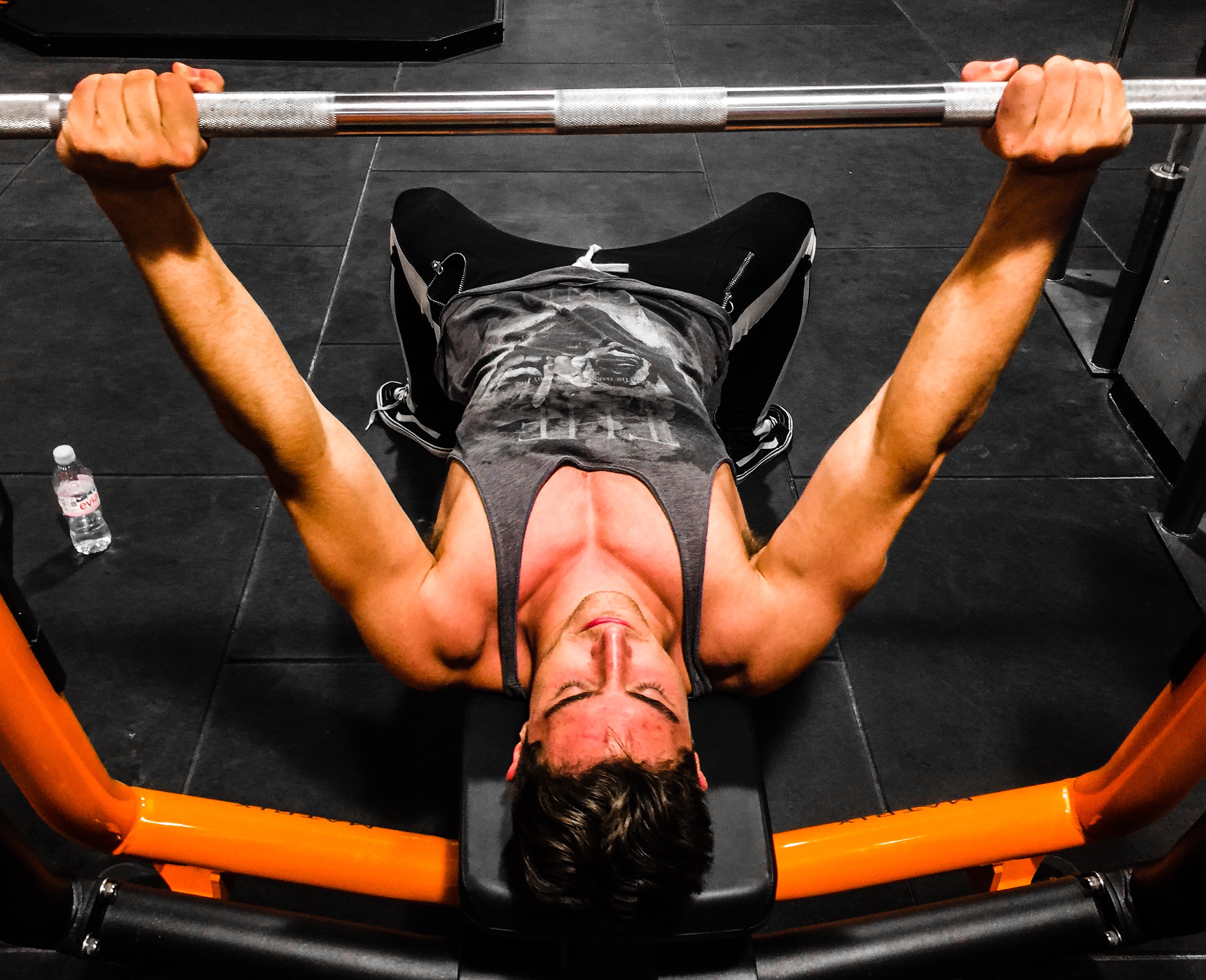 Développé couché pendant une séance de musculation à Vaucresson.
